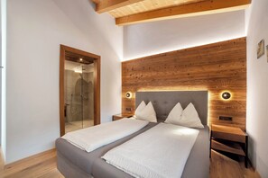 2 bedrooms, free WiFi, bed sheets - Chalet 'Hortensie' with Mountain View, Shared Pool and Wi-Fi (Rifiano)