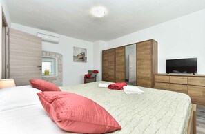 2 bedrooms, WiFi - Villa with terrace for 2 people (Orbanići)