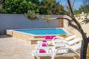 Pool - Villa with terrace for 2 people (Orbanići)