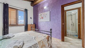 2 dormitorios, tabla de planchar con plancha, wifi gratis y ropa de cama