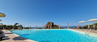 Villa 'Perla E Conchiglie Tancapiras' with Shared Pool, Wi-Fi and Air Conditioning