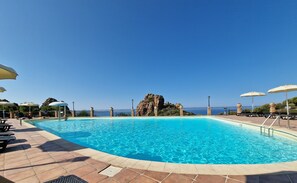 Pool - Villa la Perla e le Conchiglie Tanca Piras (NEBIDA)