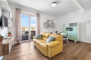 TV - Apartment '4 Seasons' with Balcony, Wi-Fi and Air Conditioning (Guspini)