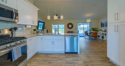 New! Resort Style Oasis ~ Heated Pool & Game Room