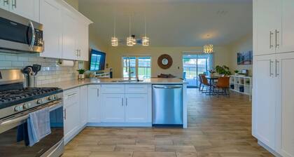 New! Resort Style Oasis ~ Heated Pool & Game Room