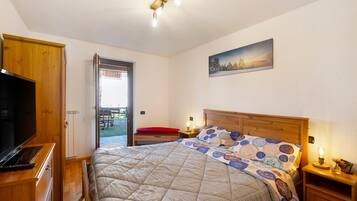 1 bedroom, free WiFi, bed sheets