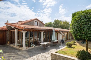 Exterior - Rural Apartment 'O Pozo' with Shared Terrace and Wi-Fi (Ordes)