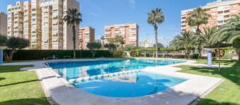 Apartment 'Urbanización Bulevar Playa' with Shared Pool, Wi-Fi and Air Conditioning