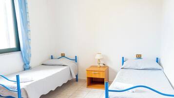 2 chambres, fer et planche Ă repasser, Wi-Fi gratuit, draps fournis