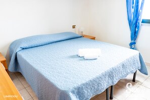 2 slaapkamers, een strijkplank/strijkijzer, gratis wifi, beddengoed