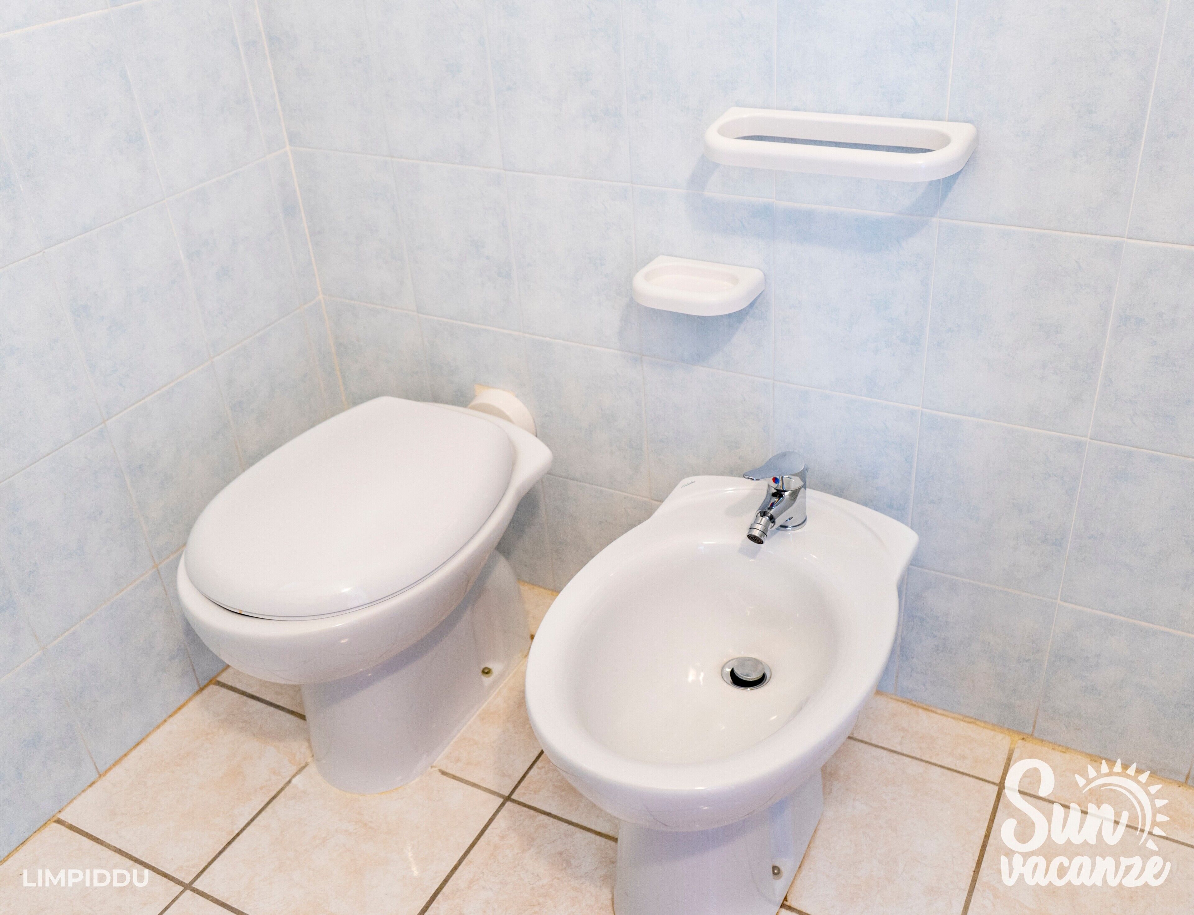 Dusch, hårtork och handdukar