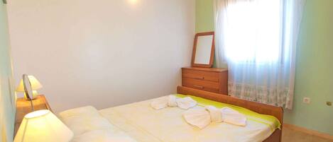 1 bedroom, iron/ironing board, WiFi