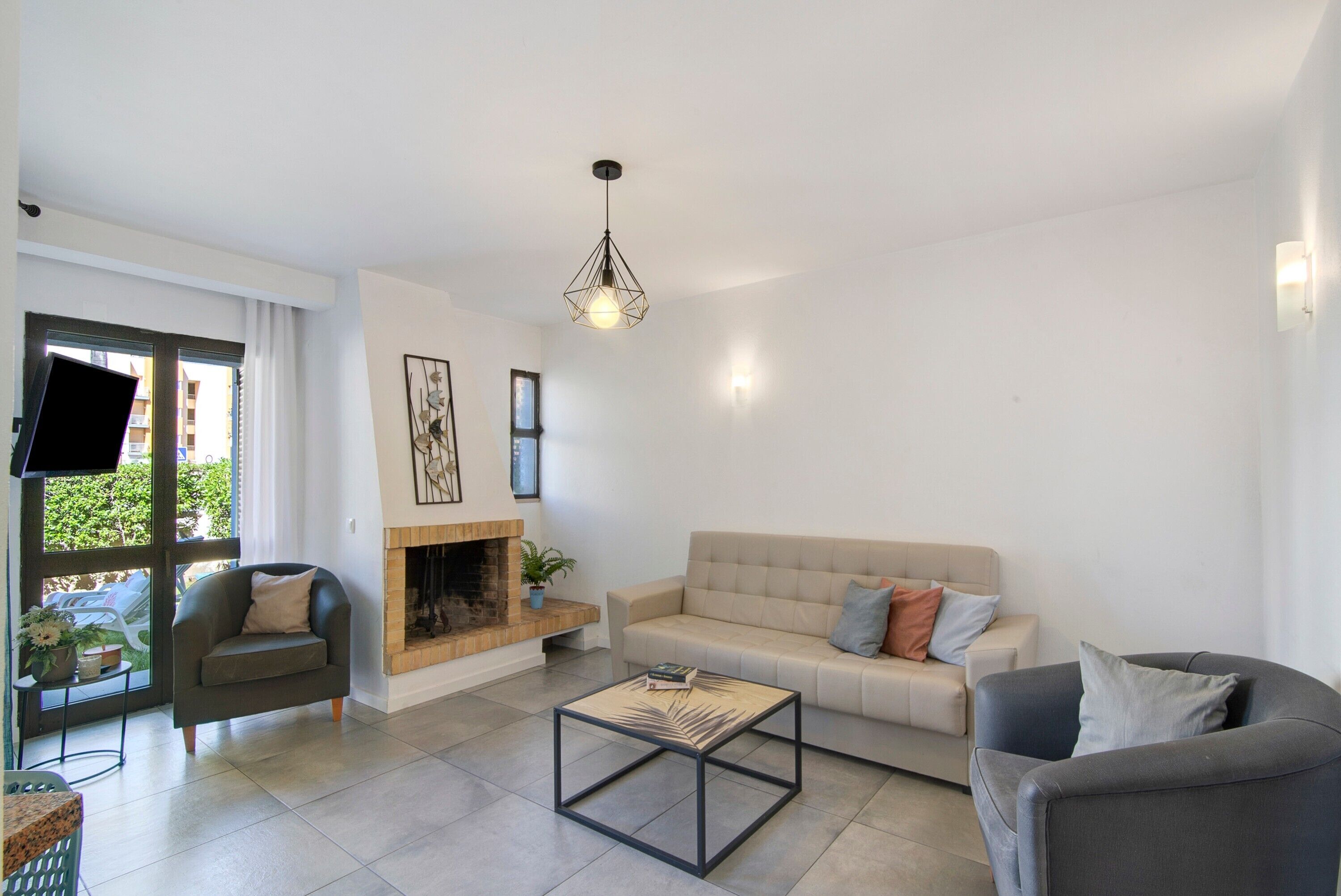 Villa 'Casa Sol' Avec Piscine Partagée, Terrasse Privée Et Wi-fi - Vilamoura