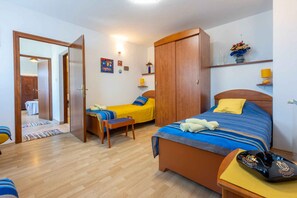 3 bedrooms, internet - Holiday home with large terrace (Grižane)