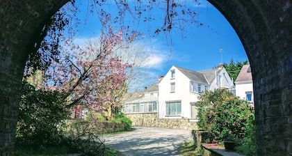 Secluded 2 Bed Lodge in coastal village Goodwick