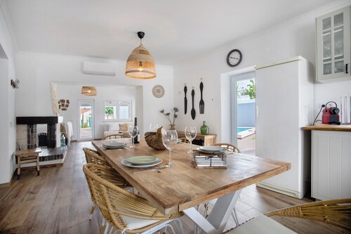 Holiday Home 'Vila River Sublime' with Private Pool, Wi-Fi and Air Conditioning