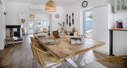 Holiday Home 'Vila River Sublime' with Private Pool, Wi-Fi and Air Conditioning