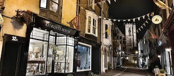 Central Ripon - Sleeps 3 - Garden - Pet Friendly