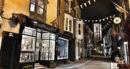Central Ripon - Sleeps 3 - Garden - Pet Friendly