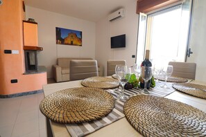 Dining - Holiday Home 'Casa Calipso A Otranto' with Balcony, Wi-Fi and Air Conditioning (Otranto)