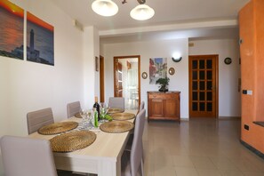Dining - Casa Calipso in Otranto: Holiday Apartment with Balcony, Wi-Fi & Air Conditioning (Otranto)