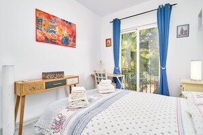 2 bedrooms, iron/ironing board, free WiFi, bed sheets - Apartment 'Vista Al Mar' with Sea View, Wi-Fi and Air Conditioning (La Herradura)