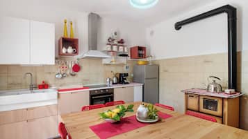 KylskÄp, ugn, spishÀll och diskmaskin