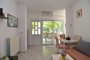 Dining - Holiday apartment with air conditioning and terrace (Poreč)