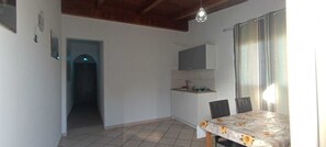 Dining - Apartment 'Deluxe Room' with Private Terrace, Wi-Fi and Air Conditioning (Valle Clavia)