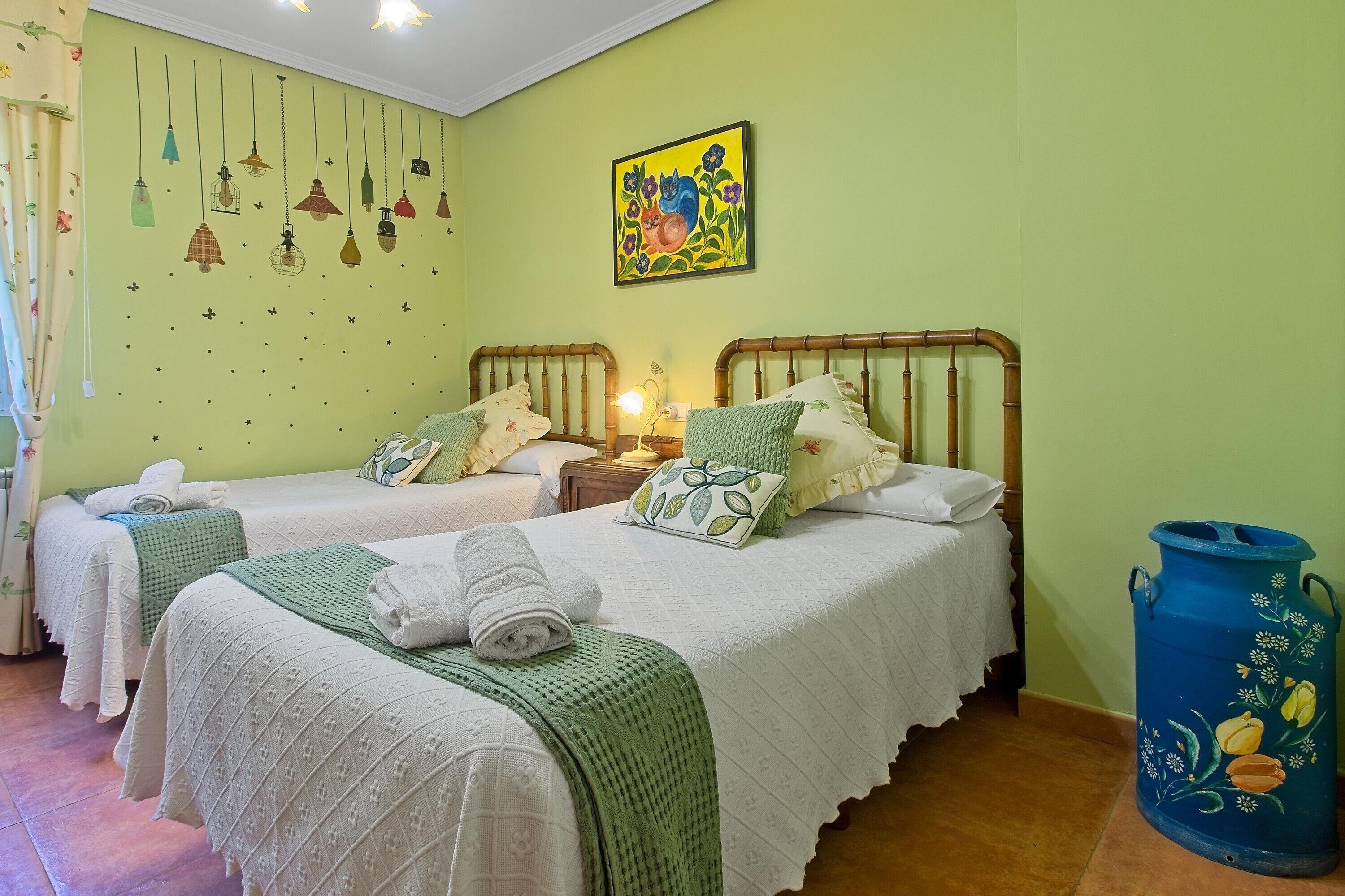 3 bedrooms, iron/ironing board, free WiFi, bed sheets