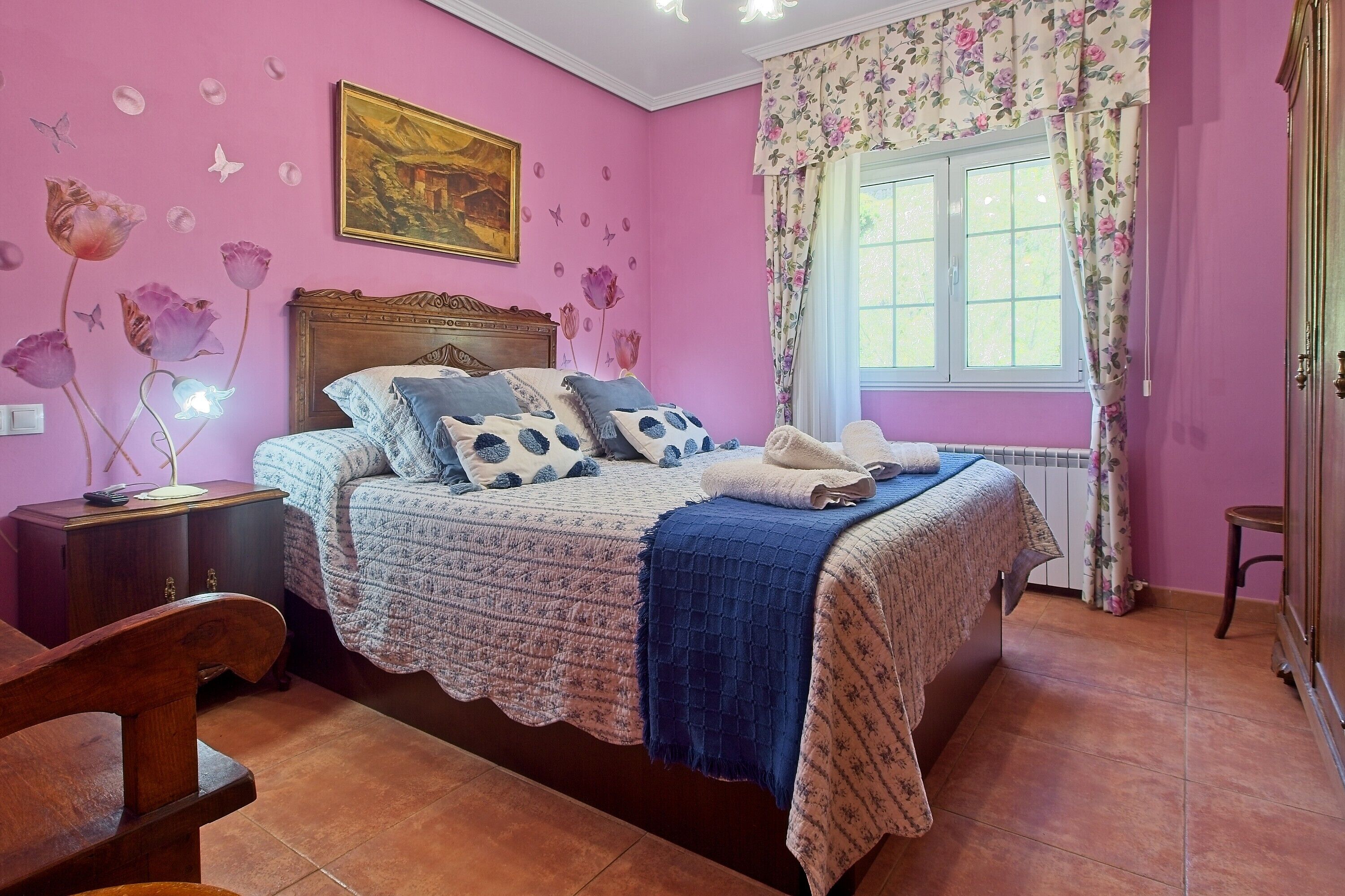 3 bedrooms, iron/ironing board, free WiFi, bed sheets