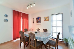 Dining - Holiday apartment with air conditioning (Valbandon)