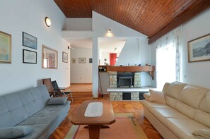 TV - Holiday apartment with air conditioning (Valbandon)