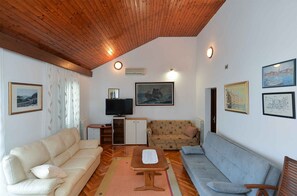 TV - Holiday apartment with air conditioning (Valbandon)