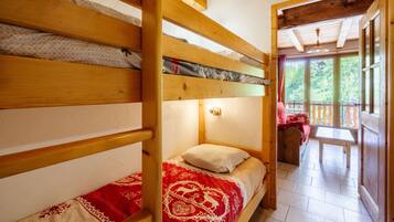 2 camere, ferro/asse da stiro, Wi-Fi gratuito, lenzuola