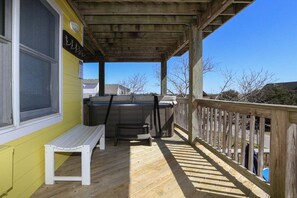 Outdoor spa tub - Dunes Crest - Ocean and sound views in Duck, NC! 5 bed, 4.2 bath, pool, hot tub (Duck)