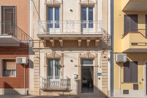 Exterior detail - Holiday Home 'La Casa Del Corso' with Private Terrace, Wi-Fi and Air Conditioning (Avola)