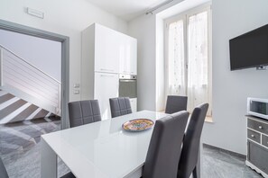 Dining - Holiday Home 'La Casa Del Corso' with Private Terrace, Wi-Fi and Air Conditioning (Avola)