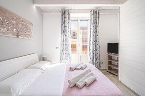3 bedrooms, free WiFi, bed sheets - Holiday Home 'La Casa Del Corso' with Private Terrace, Wi-Fi and Air Conditioning (Avola)