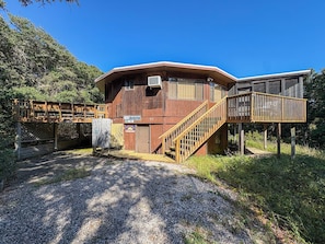 Exterior - ROUND ABOUT -  Oceanside 2 bed, 2 baths, walk to beach (Southern Shores)