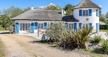 Le Gßte De Chùteau Trompette avec terrasse privée, jardin privé, climatisation et Wi-Fi