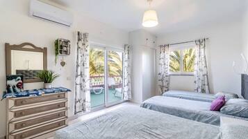 7 bedrooms, iron/ironing board, free WiFi, bed sheets