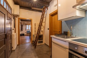 Fridge, oven, stovetop, toaster