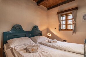 2 bedrooms, free WiFi, bed sheets, wheelchair access