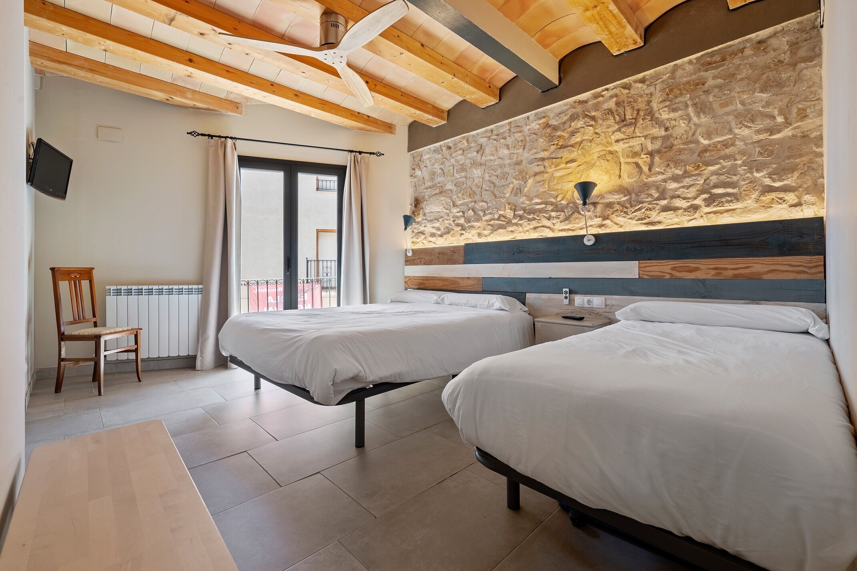 5 quartos, ferros/tábuas de passar roupa, Wi-Fi de cortesia