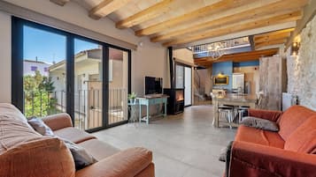 Tv, pejs, bordtennisbord