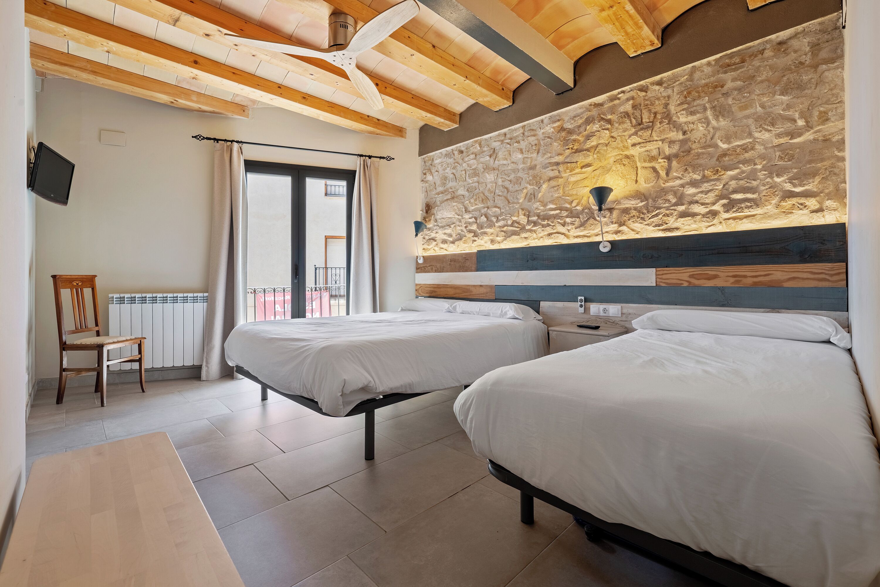 5 室のベッドルーム、アイロン / アイロン台、WiFi (無料)、ベッドシーツ