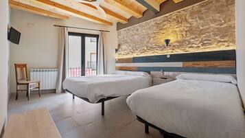 5 dormitorios, tabla de planchar con plancha, wifi gratis y ropa de cama