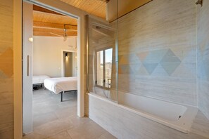 5 chambres, fer et planche à repasser, Wi-Fi gratuit, draps fournis