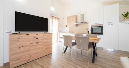 Apartment 'Casa Vacanze Alba Mar' with Balcony, Wi-Fi and Air Conditioning